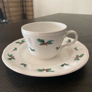 Set of 4 - Vintage Christmas Holly Holiday Teacup Saucer Set By Yamaka Kentshire